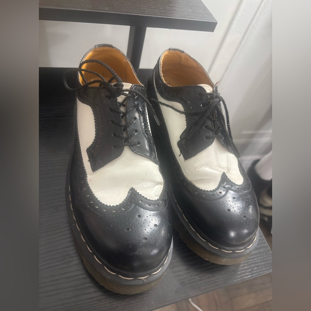 Doc Martens Oxford Brogue Platform Shoes Women’s 10 Men’s 9 Black Leather